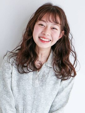 オッジ 西新店(Oggi) ロングパーマ ブラウンベージュ 顔周りカット 前髪カット 艶髪