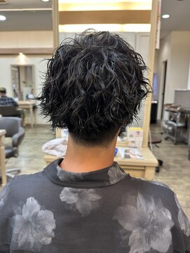 アルターリール(aL ter Rire) フェザーパーマ/刈り上げセンターパート/井桁愛唯/鎌取