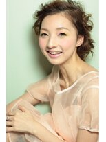 春のサイドシニヨン ふんわりフレンチガーリー