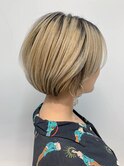 short(ショートボブ、ブロンド、グラデーションカラー)