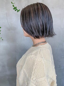 テトヘアー(teto hair) ダークグレー、切りっぱなしボブ、グレージュ