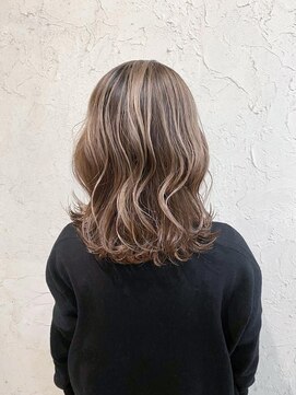 フロール(Flor) 【flor 戸塚】*陰影ハイライト×ラテブラウン*