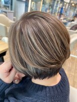 ジュイール(jouir)&nbsp;ダブルカラーショートボブインナーカラーハイライトケアブリーチ