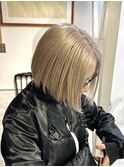 ホワイトベージュミルクティーハイトーン切りっぱなしボブカット