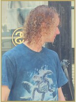 ジジバイワースホワイル(jiji by WORTH WHILE)&nbsp;アッシュブラックウルフマッシュパーマハイライト波巻きショート