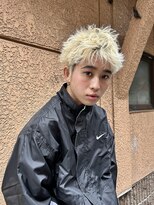 ヒュージ 表参道(huge)&nbsp;ブロンドスパイキーショート/イメチェン/抜きっぱなしブリーチ