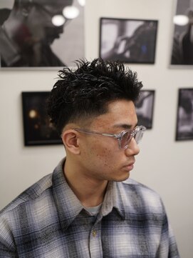 ザチョップショップ キチジョウジ(THE CHOP SHOP KICHIJOJI) ツイストパーマ　テーパーフェード