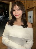 赤味のないオリーブグレージュ