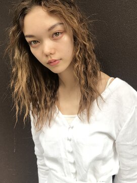 ヒート バイ アンカットラウンジ 渋谷(HEAT by UNCUT&LOUNGE) 2020トレンド入り wavyスタイル【HEAT by UNCUT&LOUNGE 渋谷】