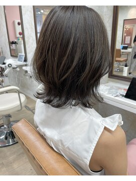 フィガロ ウメダ(FIGARO UMEDA) 【FIGARO　umeda】ハイライトで作る魔法のプラチナ6トーンカラー