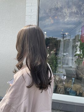 ミリ(miliii___.) 透明感イルミナカラー