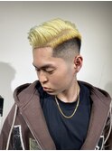 メンズ　金髪スキンフェード　バーバーカット　コームオーバー