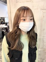 トロニー(TLONY)&nbsp;ベージュ　エクステカラー　stylist/miaki