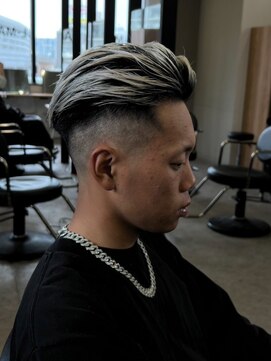 エルマーク(L-MARK) ホワイトハイライトツイストパーマアップバング短髪メッシュ