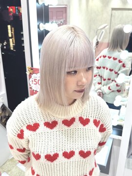 リー 梅田(Lee) ブリーチ2~3回/ホワイトカラー/ブロンド/ハイトーン/ベージュ