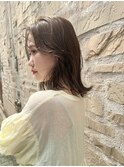 ブリーチなしミルクティーベージュ 流し前髪韓国ヘア くびれヘア