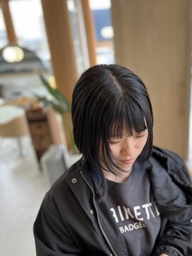 ヒュー(HUE) 切りっぱなしボブレイヤー