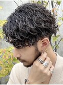 メンズラフセンターパート波巻きスパイラルパーママッシュウルフ