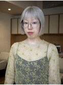 【近藤真帆】シルバーアッシュ　ダブルカラー　切りっぱなしボブ