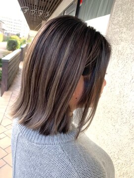 アブアイ(I love I) ハイライトロブ