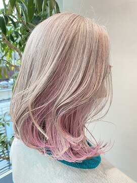 ステア ケース(stair case) 白髪活かし　グレーヘアー　パステルピンクの裾カラー