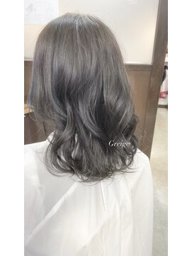 ムーブ(Moob) グレージュカラーで暗めでも透明感たっぷり♪【別府】