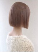 ミルクティーベージュ / 前下がりボブ