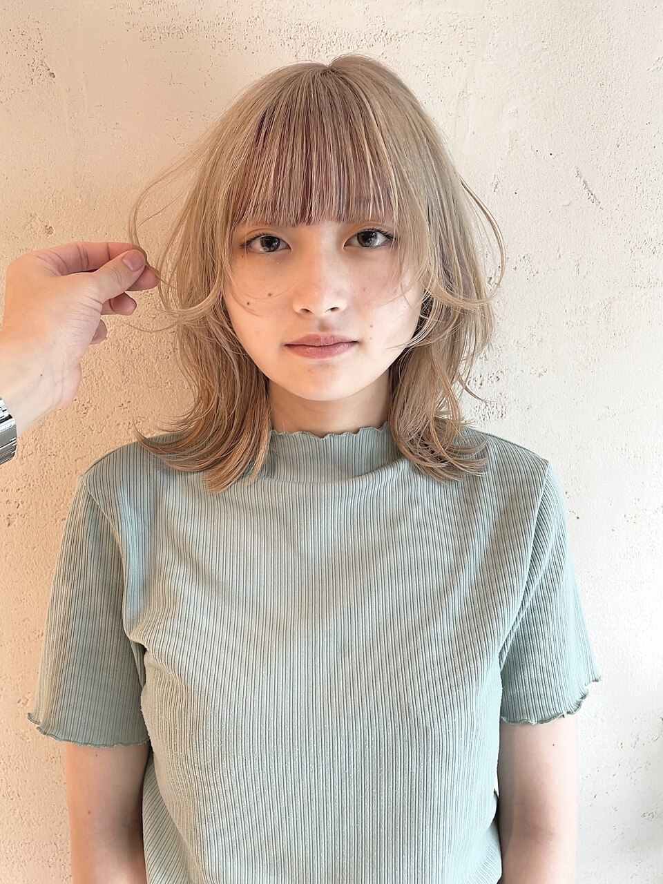 レイヤーボブ 外ハネミディアム ボブ ハイトーンカラー【Riku レイヤーボブ 外ハネミディアム ボブ ハイトーンカラー【Riku