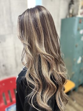 ウェリラバイハク(WeLila by haku) コントラストハイライト×レイヤーカット