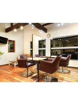 大人女性のためのトータルビューティーサロン◇髪と頭皮のエイジングケアで髪のお悩みを解決へと導きます！