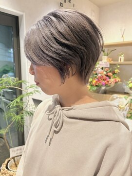 コンフィー(comfy) 【mimura】大人ショート　ベージュカラー　草加　谷塚