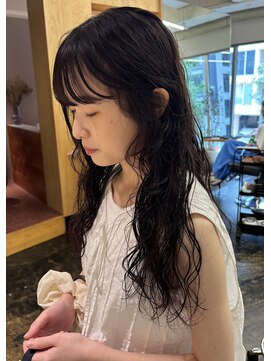 メク(meku) 大きめカールがかわいいロングパーマ＊関内/横浜/