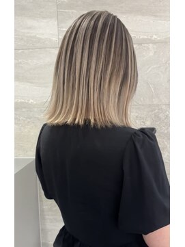 サロウィン 那覇店(SALOWIN) 外はねボブ×バレイヤージュカラー