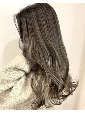 カッツ 元町店(CUT S) ハイライトたっぷりグレージュカラー