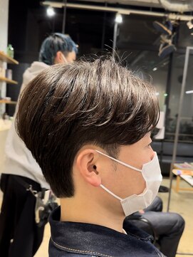 ザデイ カットアンドカルチャーショップ(THE DAY CUT&CULTURE SHOP) メンズハンサムショート/センターパート[メンズカット]