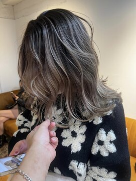 メリー オオサカ(Merly Osaka) やっぱこれでしょ!大人気バレイヤージュ_contrast greige_