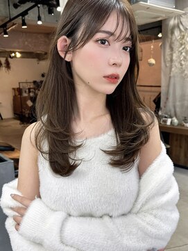 ソピ バイ インビテーション(sopi by invitation) 【NARUOKA】レイヤーカット/前髪カット/シルキーベージュ