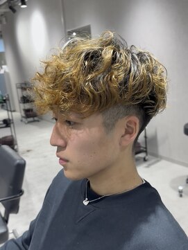 テクト バイアッシュ 吉祥寺店(Tect by Ash) 海外風スペインカールフリンジカットテーパーフェード