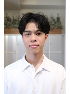 イーズ(e's) 清潔感◎センターパート《諸星》