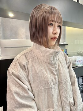 ケンジ 横浜(KENJE) 切りっぱなしボブ/ミルクティーベージュ/ダブルカラー