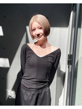 ヴァーディ オモテサンドウ(Vardy omotesando) beige/ホワイトベージュ ハイトーンロング モード