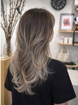 ハイク(HYKE)&nbsp;赤み消しグレージュバレイヤージュ