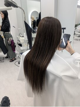 ブランシスヘアー(Bulansis Hair) 黒髪ロングヘアーでイメチェン