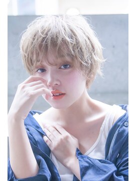 エース (ACE) ACE LAパールミルクティベージュ×ボブショート