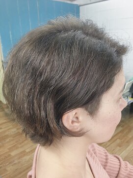美容室エルカミノ くせっ毛を生かしたショートスタイル
