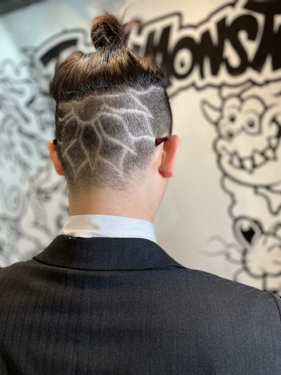 派手髪】蓮の花バリアート【心斎橋】：L146814944｜トリックストア