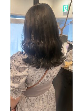 サミット ウル(SUMMIT ulu.) 【ulu hana】ツヤ髪！暗めグレーカラー