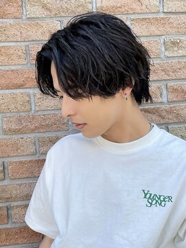 アーリー(Ali'i) ツイストスパイラルパーマセンターパートツーブロックマッシュ