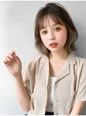 アッシュベージュイヤリングカラー黒髪ミディアムイルミナカラー