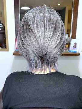ブレイズヘアー(BLAZEhair) ショートウルフ×脱白髪染めバレイヤージュ×ブリーチ３回